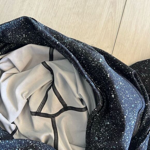 Lululemon women’s crop womens leggings size 8 - Picture 9 of 9